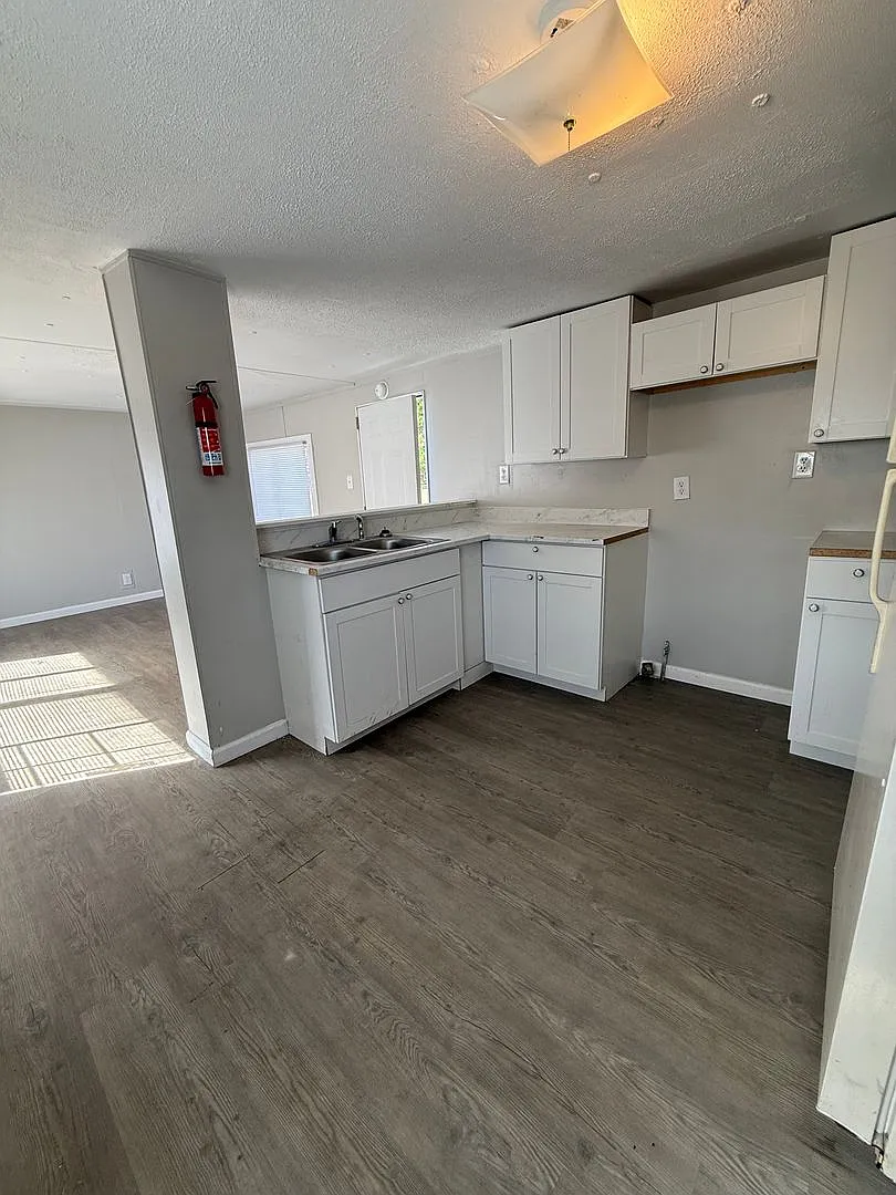 Meridian MHP — Photo 4