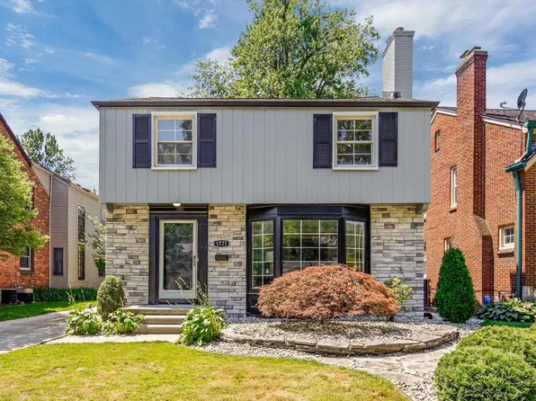 1771 Severn Rd, Grosse Pointe Woods, MI 48236