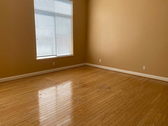 3rd image of 1771 Baines Ave
