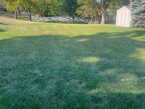 5th image of 306 Redwood Dr
