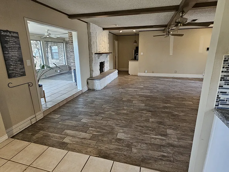 2402 Emerson Ct — Photo 2