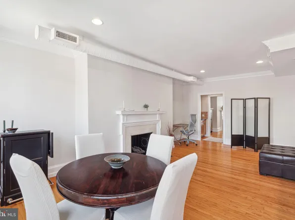 1112 Spruce St #4, Philadelphia, PA 19107