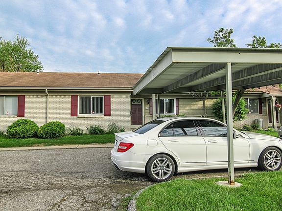 3rd image of 26021 Franklin Pointe Dr #1