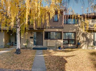 2300 S Oakmoor Dr SW #92, Calgary, AB T2V4N7
