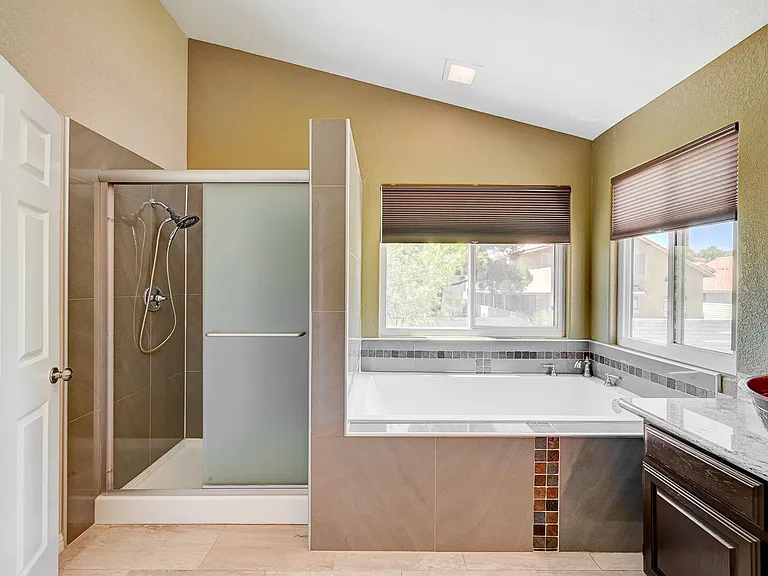 2733 Brookstone Ct — Photo 46