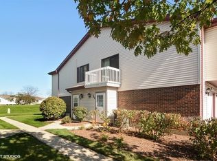 366 Jefferson Ct, Vernon Hills, IL 60061