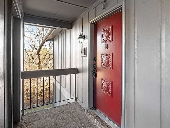 3rd image of 21 Vaughns Gap Rd APT 23