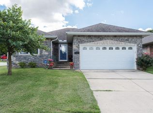 1028 E Caravan St, Springfield, MO 65803