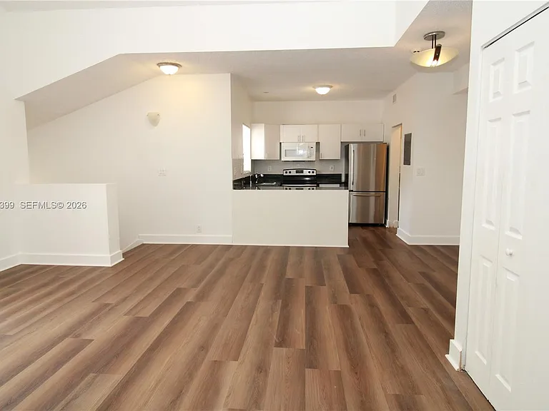 1423 Avon Ln #210 — Photo 7
