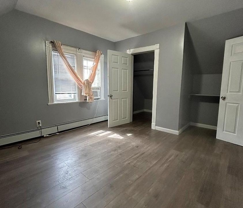 2nd image of 20 Garwood Pl