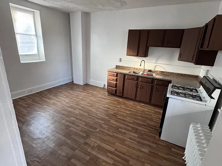 308 Bessemer Ave #4 — Photo 10