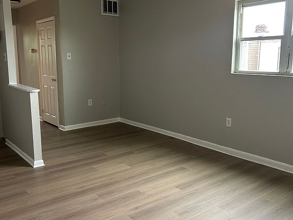 2nd image of 4510 N Lawrence St #11