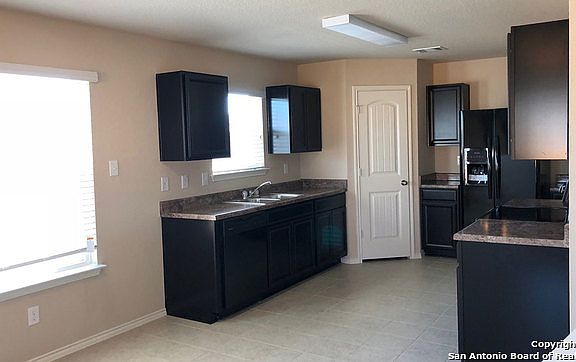4th image of 1044 Sandwell Ct