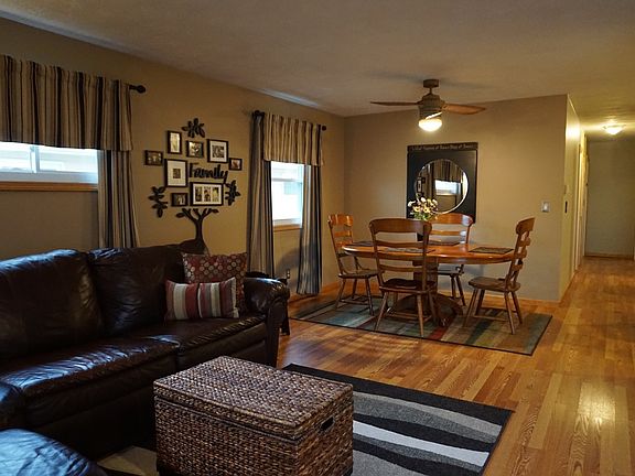 3rd image of 710 Shetland Cir