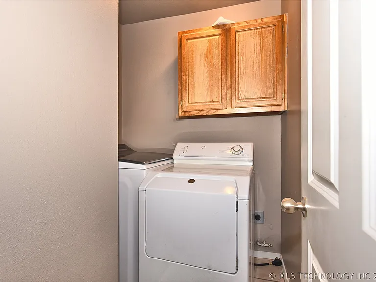 310 W K St — Photo 15