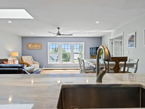 35 Bay Village Road, Naples, ME 04055