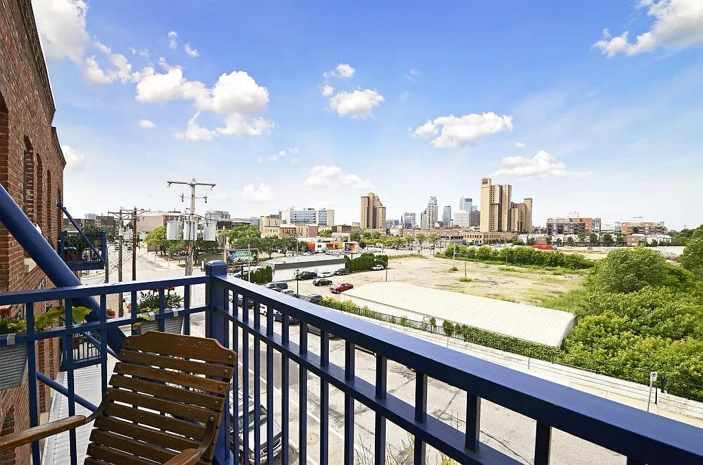 Building Photo - 127 5th St NE #301