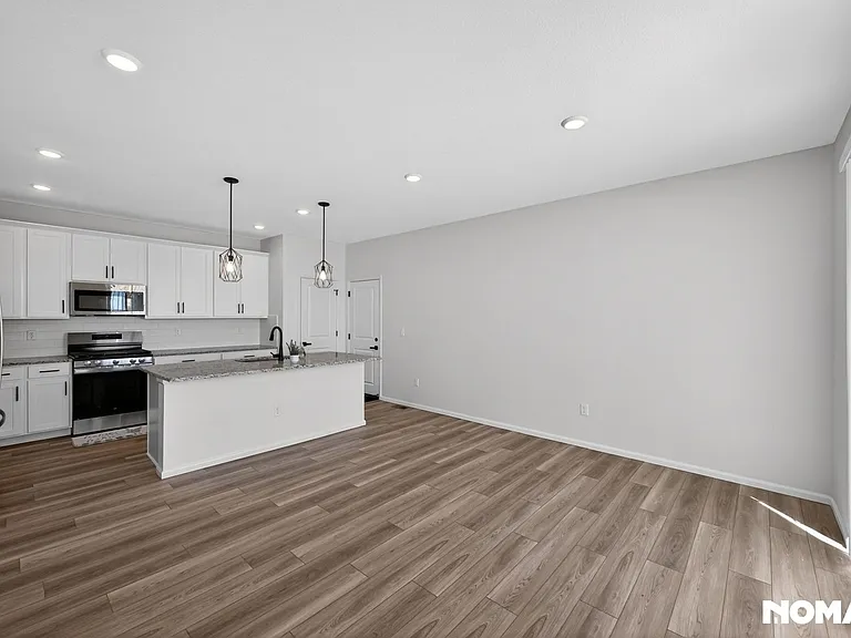 5204 S Elk St — Photo 8