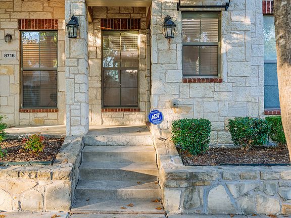 3rd image of 8716 Paradise Dr