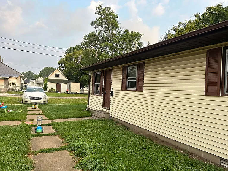 117 Murdock St — Photo 2