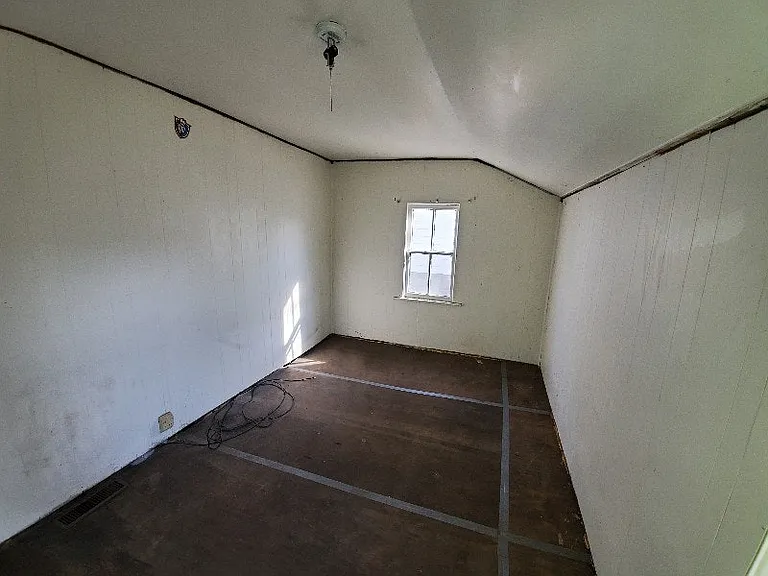 1103 Broadway St — Photo 10