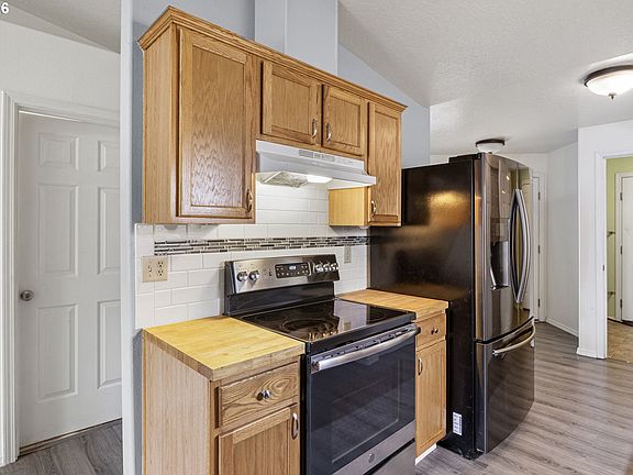 4th image of 702 Benjamin Ave