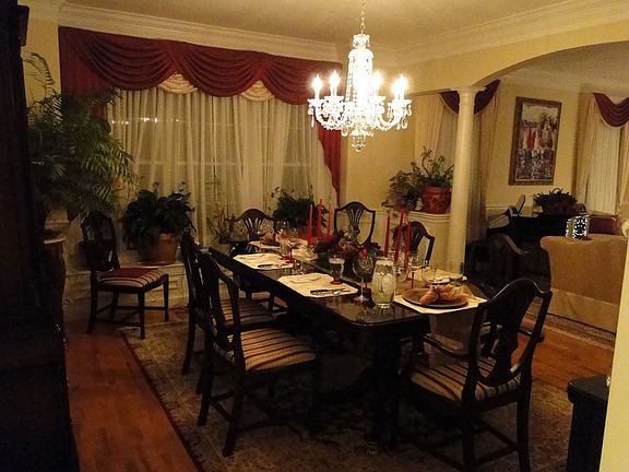 Dining Rm Dec 09