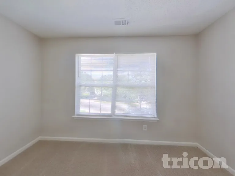 10527 Madison Park Dr — Photo 13