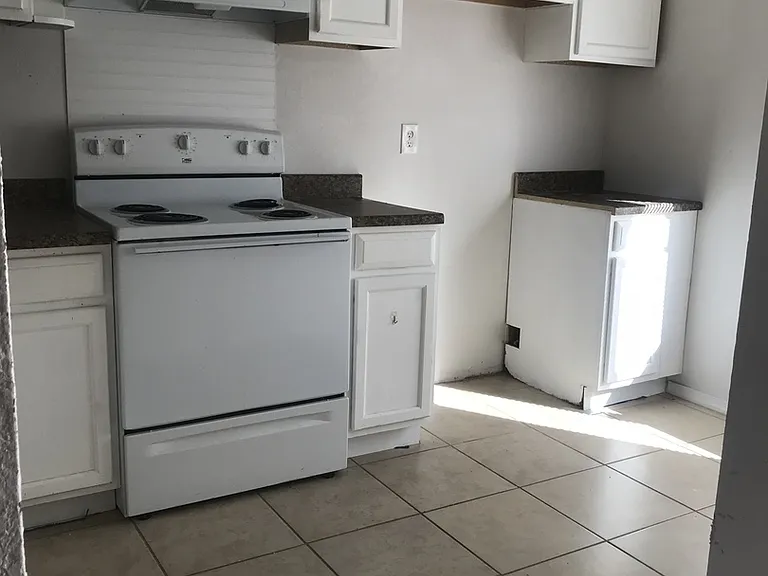 4705 Almond Willow Dr — Photo 2