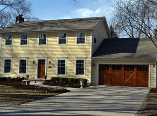 26W280 Menomini Dr, Wheaton, IL
