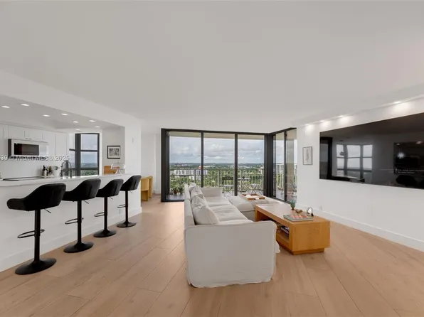 4000 Towerside Ter APT 2211, Miami, FL 33138