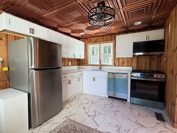 4th image of 10021 Maple Ave