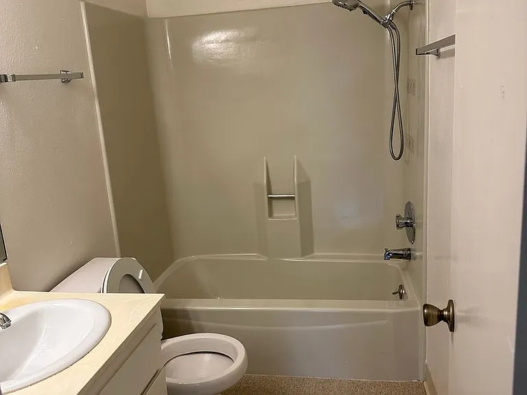 5328 Hermitage Ave — Photo 10