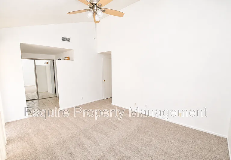 2065 Pamela St — Photo 13