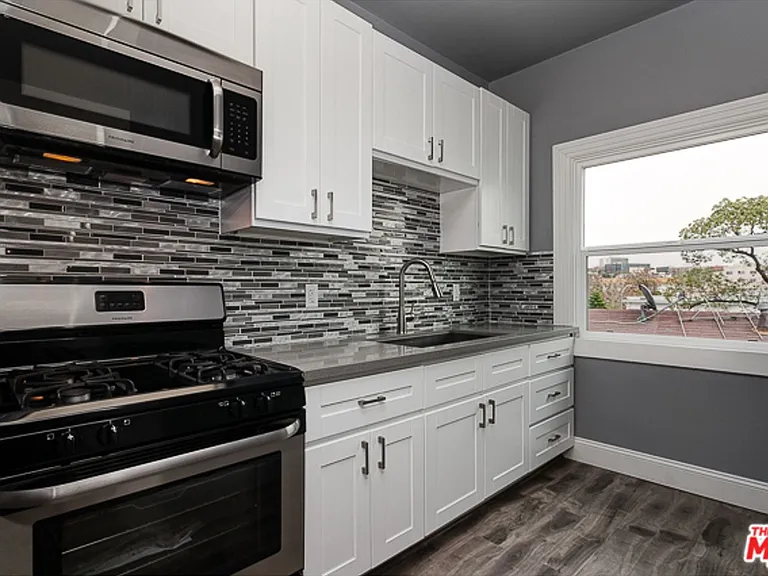 2921 Francis Ave., Los Angeles — Photo 4