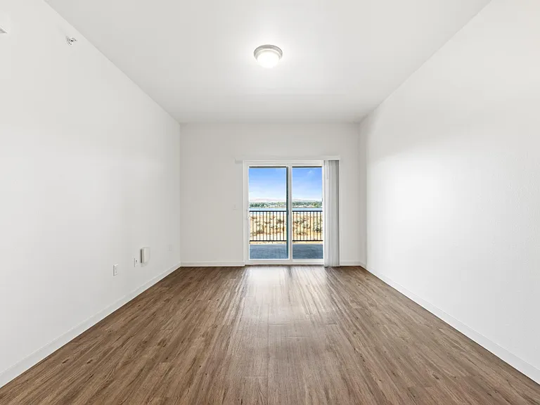 Columbia River Walk Apartments — Photo 148