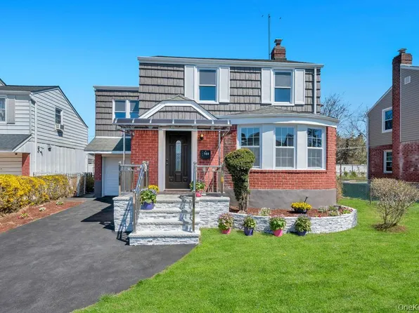 160 Fallon Avenue, Elmont, NY 11003