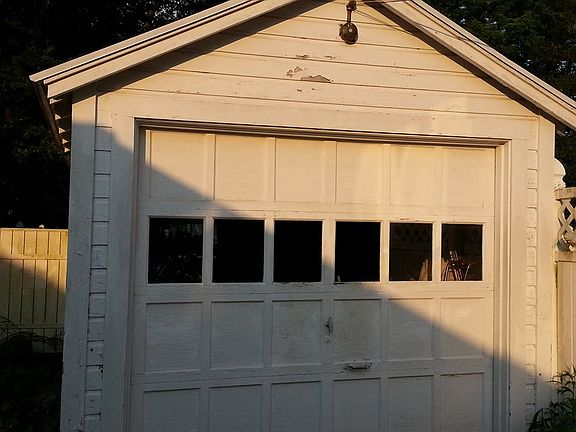 detached garage