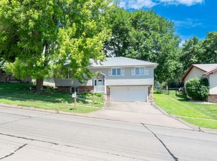 3020 S Cypress St, Sioux City, IA 51106