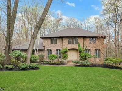 10 Waterloo Drive, Morris Plains, NJ, 07950