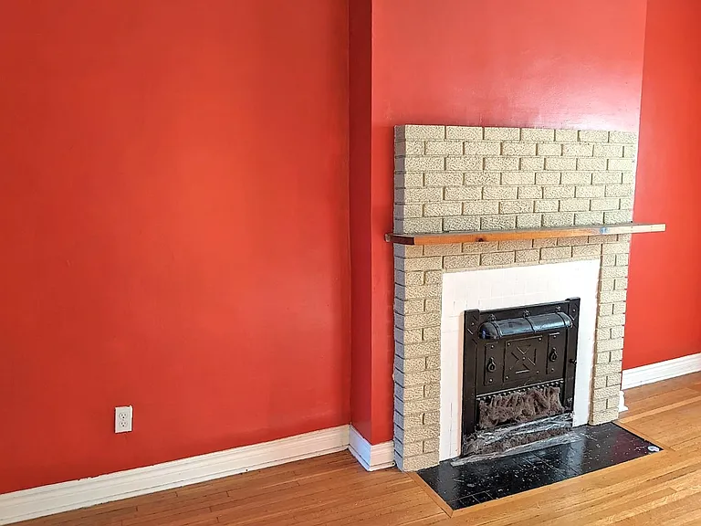583 Dovercourt Rd #2 — Photo 16