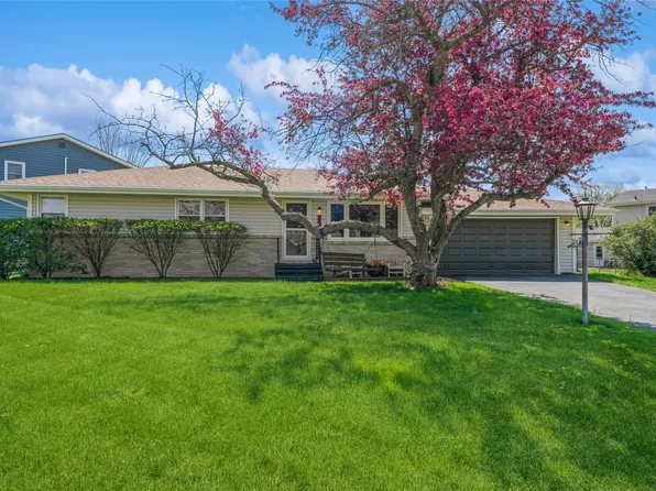 310 Gray Ave, Waukee, IA 50263