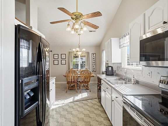 3rd image of 585 Barley Cir