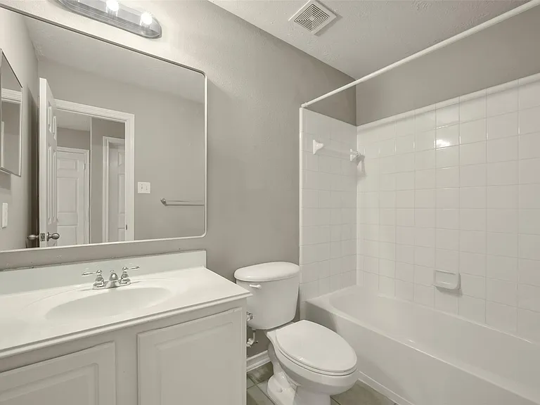 171 N Burberry Park Cir — Photo 27