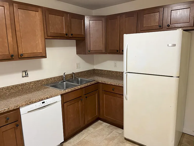 610 Binford St #B — Photo 1
