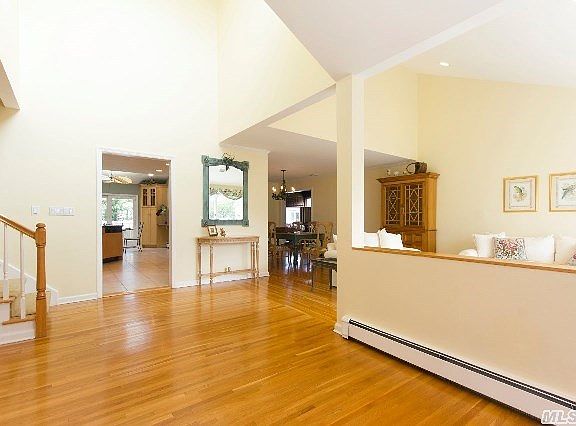 2nd image of 34 Wesley Dr