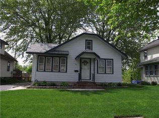 99 Chesterfield Dr, Rochester, NY 14612