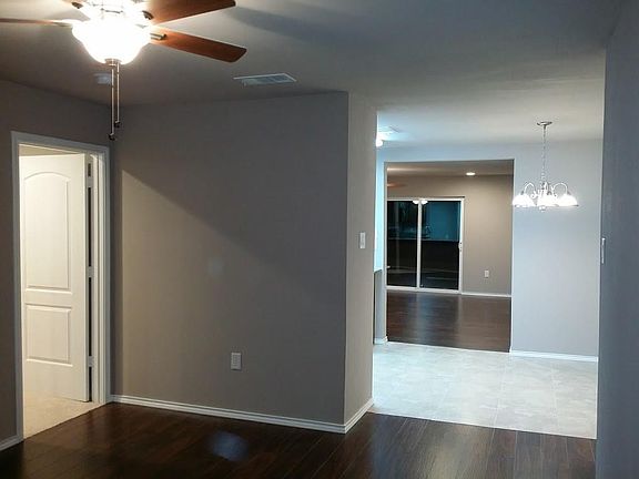 4th image of 4029 W Walnut St
