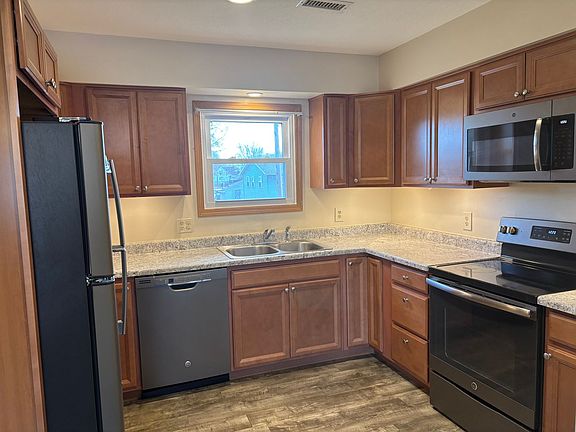 3rd image of 1405-1413 8th Ave #1413-1