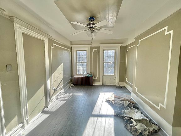 2nd image of 444 Bainbridge St #3